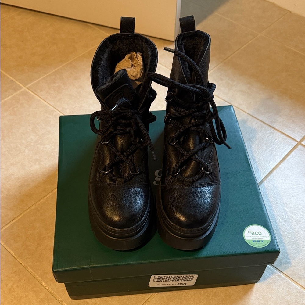 Paul Green Pandora Fluff Black DF Leather size 8 women’s